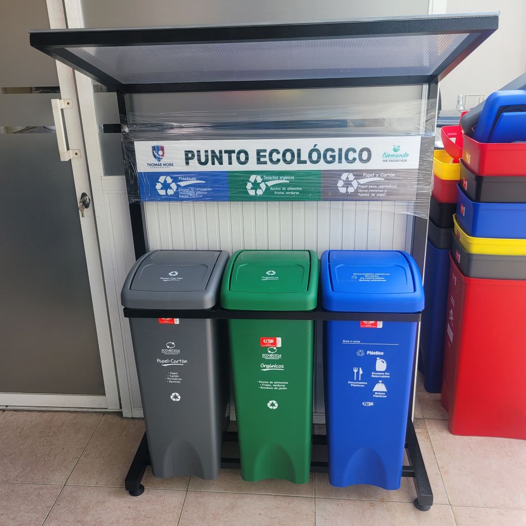 Punto Ecológico de 53 litros tres tachos.